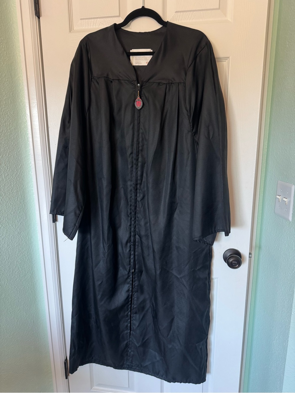 Jostens Graduation Gown - Graduate 5’6”